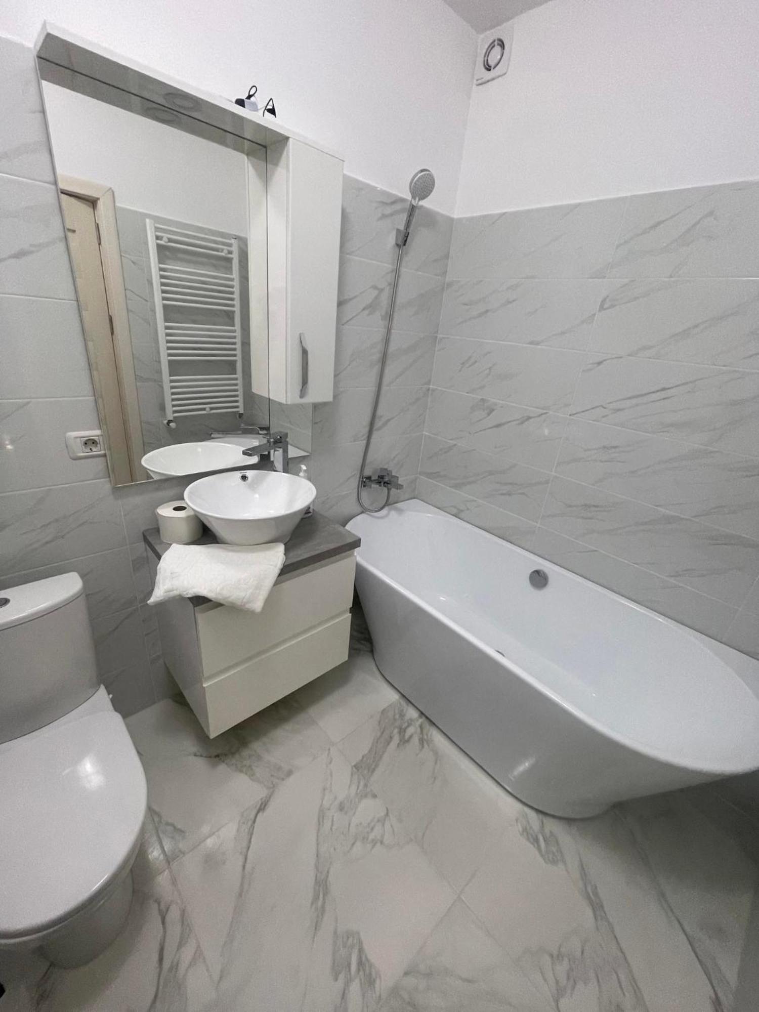 Luxury Apartment Piteszti Zewnętrze zdjęcie