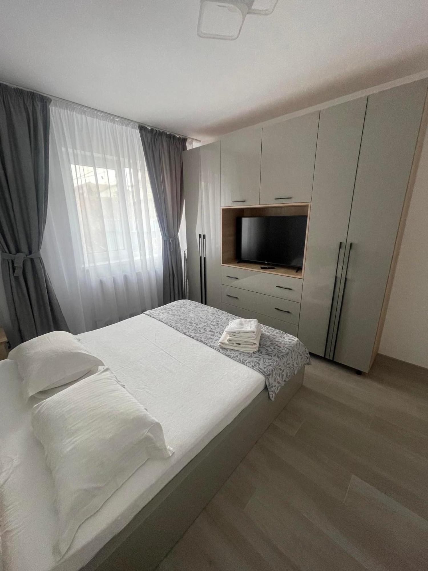 Luxury Apartment Piteszti Zewnętrze zdjęcie